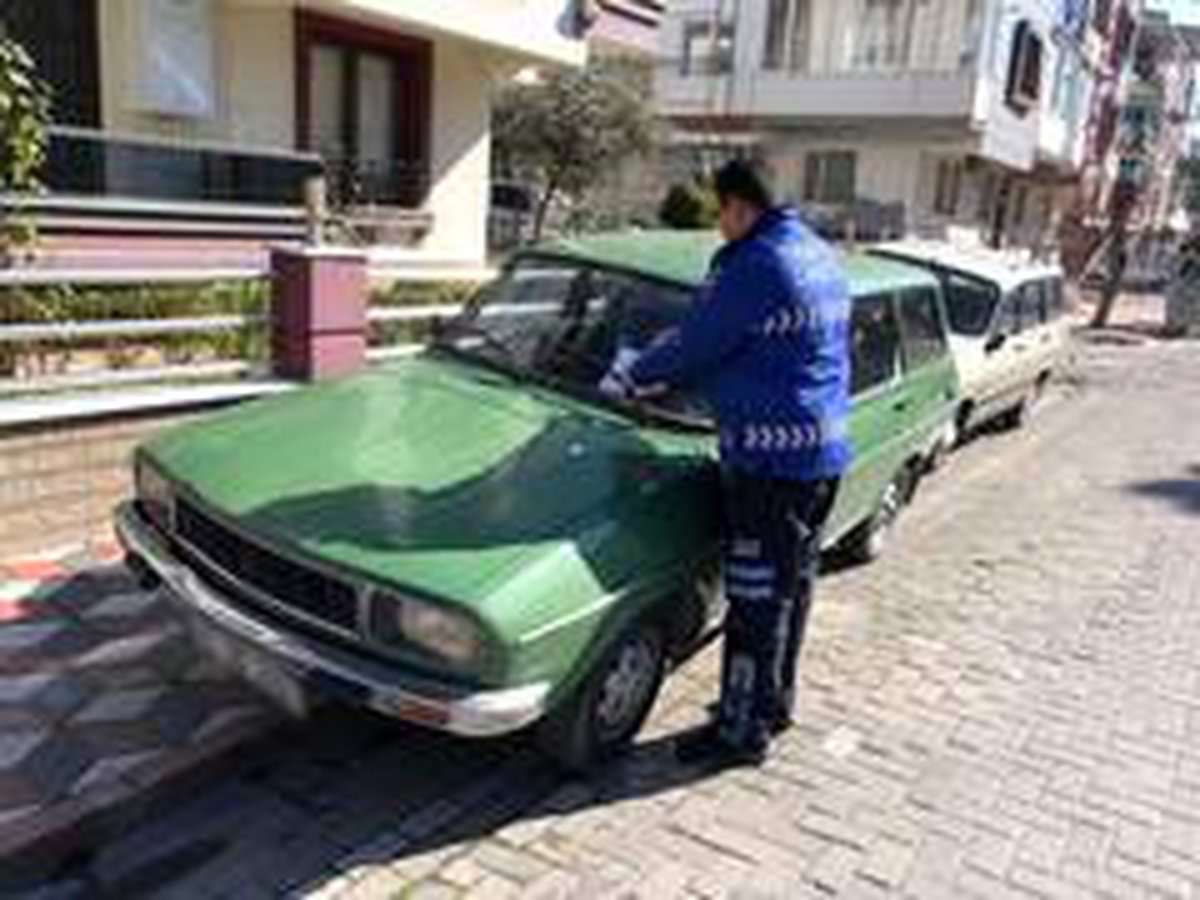 Manisa\'da kaldırım ve duraklara park edenlere ceza yağıyor