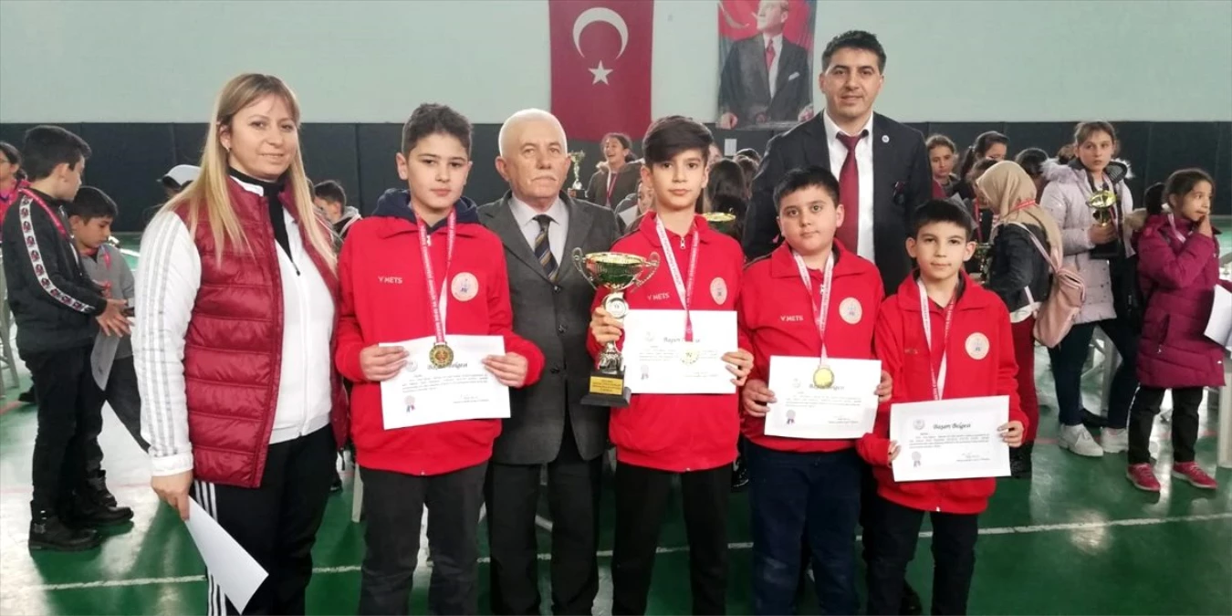Merzifon Namık Kemal Ortaokulu öğrencileri satrançta il birincisi oldu