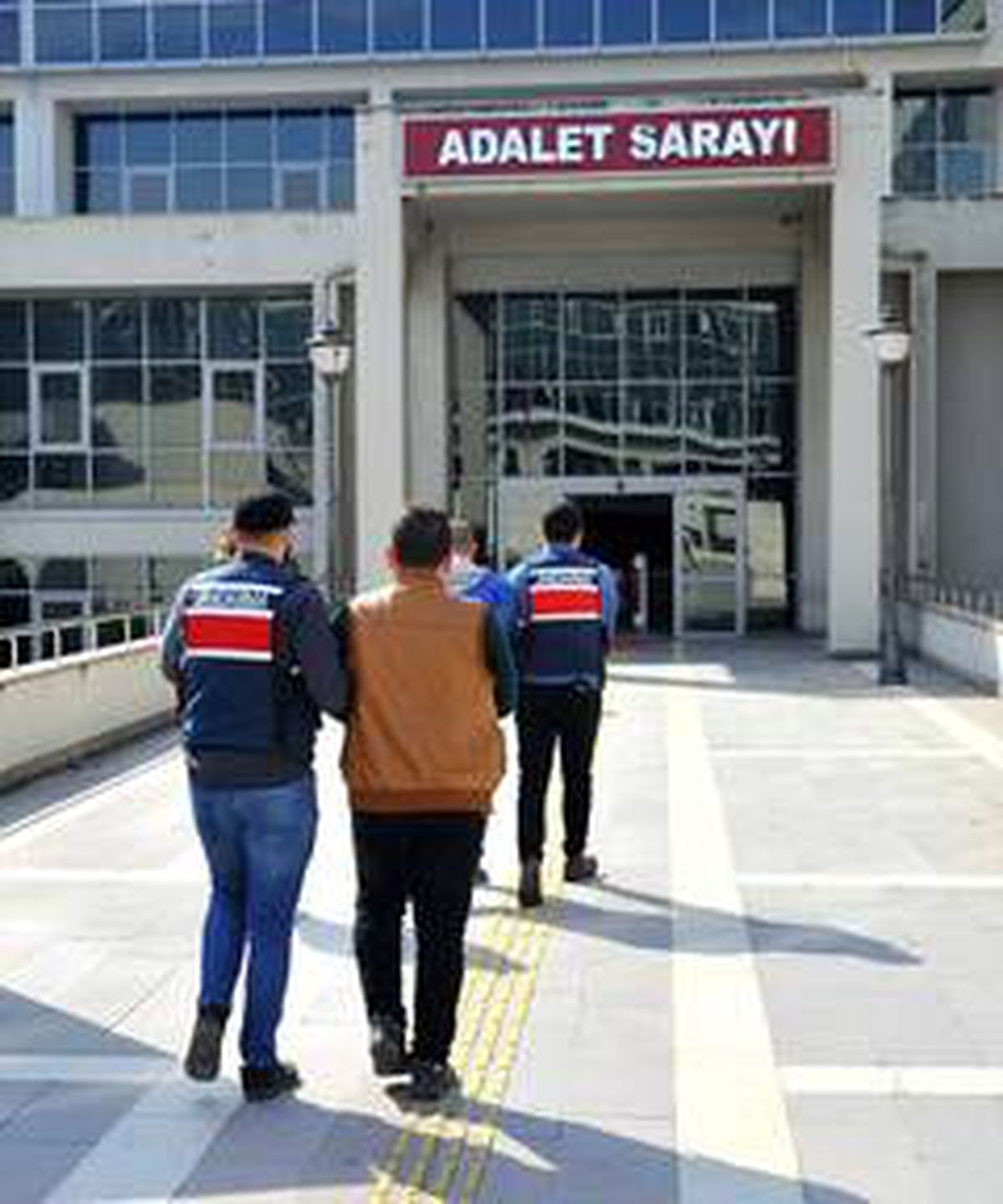Osmaniye\'deki DEAŞ operasyonda yakalan 3 zanlı serbest bırakıldı