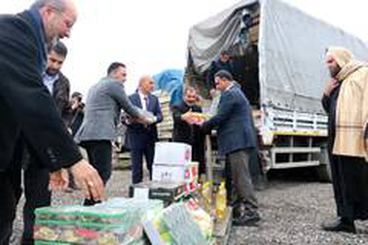 Şanlıurfa\'dan İdlib\'e 3 tır insani yardım malzemesi gönderildi