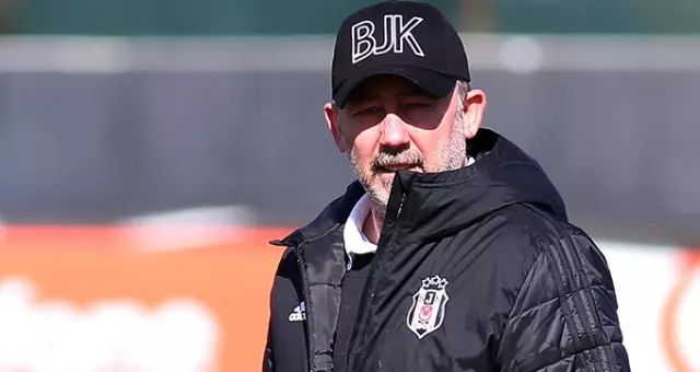 Sergen'den takıma motivasyon: Alacağımız seri galibiyetler bizi zirveye ortak yapar Sergen'den takıma motivasyon: Alacağımız seri galibiyetler bizi zirveye ortak yapar