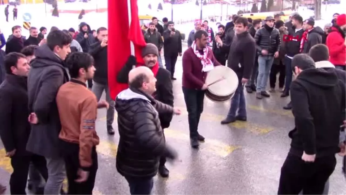 Spor demir grup sivassporlu taraftarlardan hakem hatalarına tepki yürüyüşü