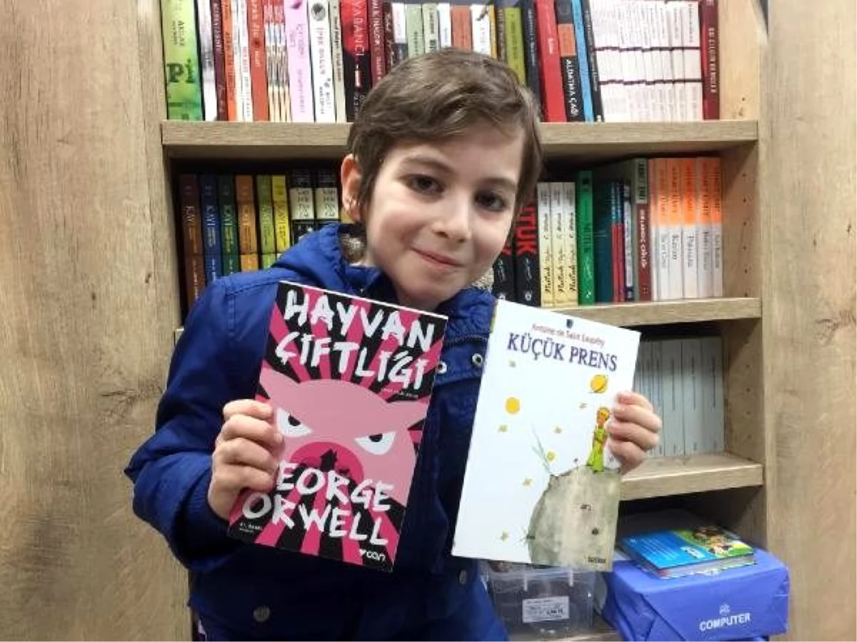 Türkiye\'nin merak ettiği deha çocuk Atakan, "Kitap okuyun" tavsiyesinde bulundu