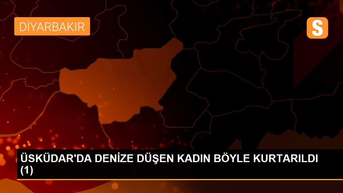 ÜSKÜDAR\'DA DENİZE DÜŞEN KADIN BÖYLE KURTARILDI (1)
