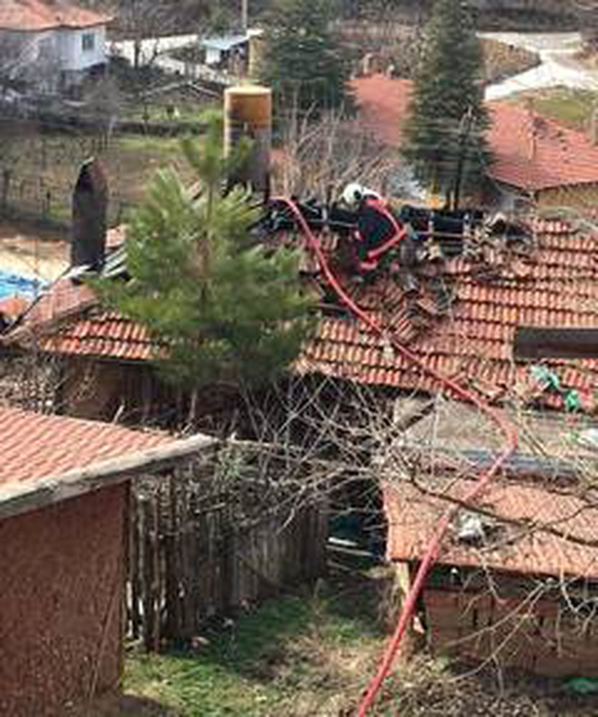 Ankara\'da ahşap evde çıkan yangın söndürüldü