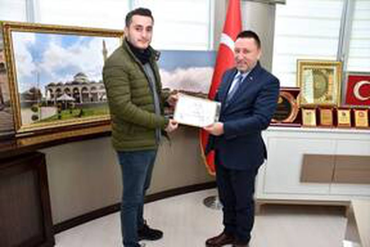 Bağlar Belediye Başkanı, "Temel Afet Bilinci" kursuna katılanlara sertifika verdi
