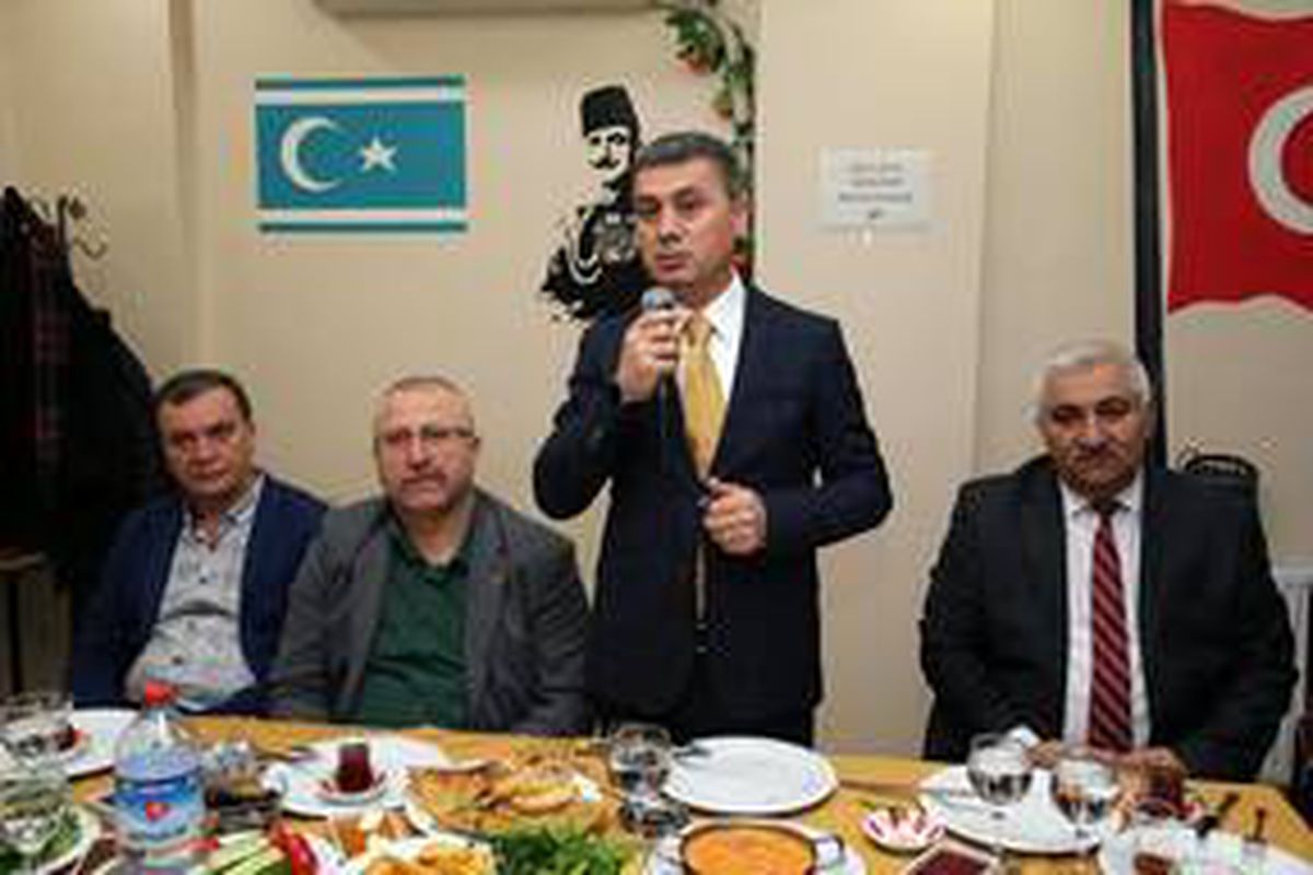 Başkan Şimşek esnafla kahvaltıda bir araya geldi