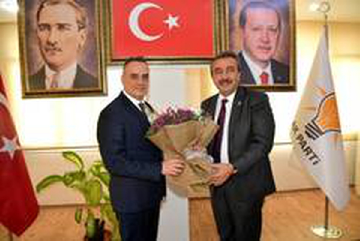 Çetin: "Belediye başkanlığı siyaset değil hizmet makamıdır"