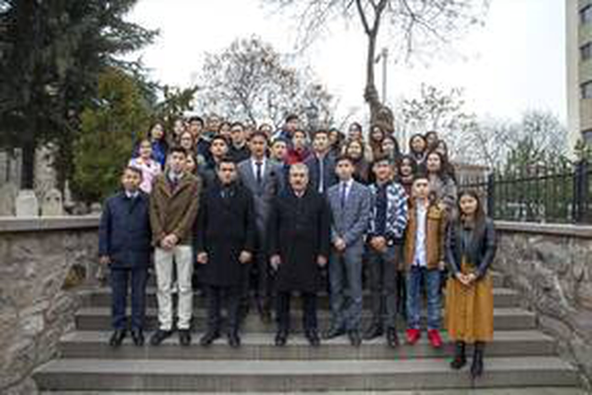 Destici, Kazakiskanlı öğrencilerle Yazıcıoğlu\'nun kabrini ziyaret etti