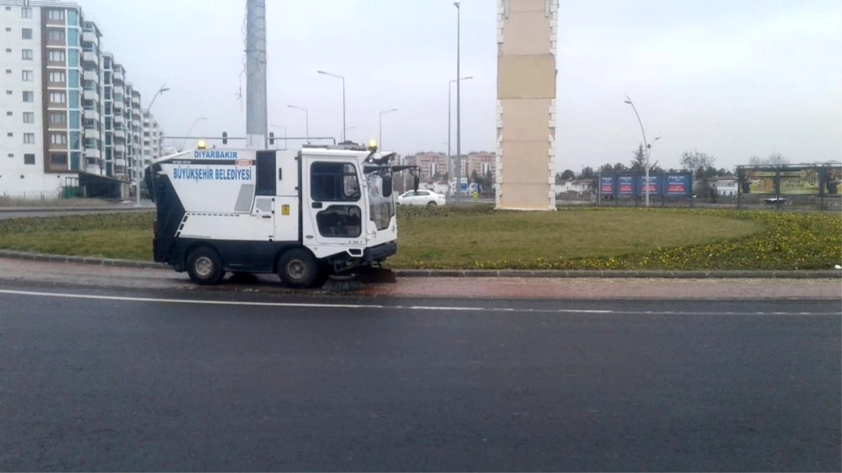 Diyarbakır\'da 250 personel ve 28 araçla genel temizlik çalışması