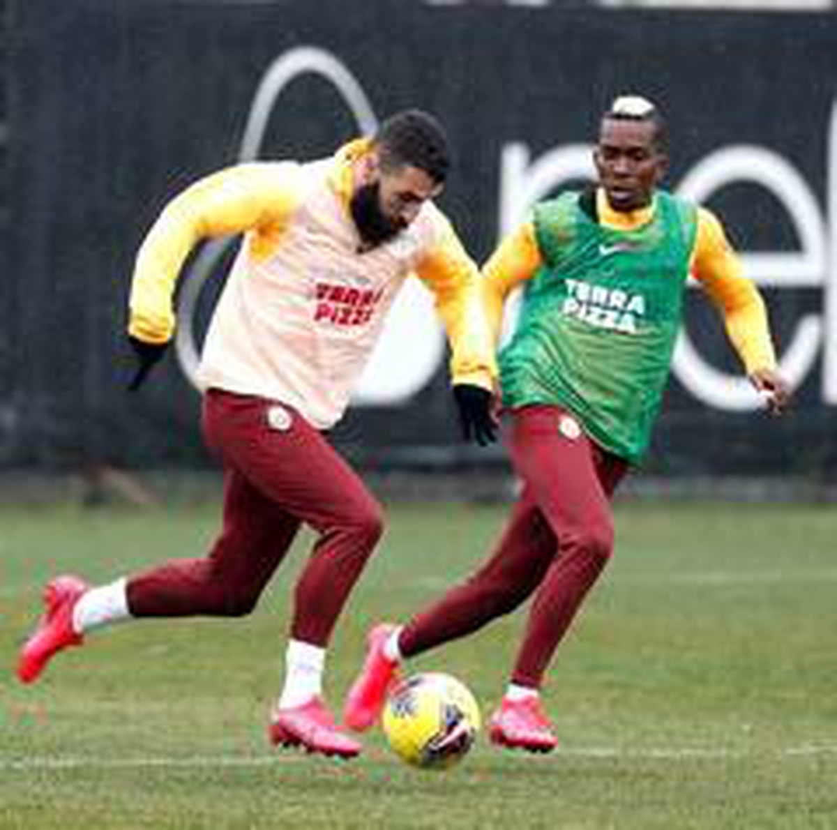 Galatasaray\'da derbi hazırlıkları sürüyor