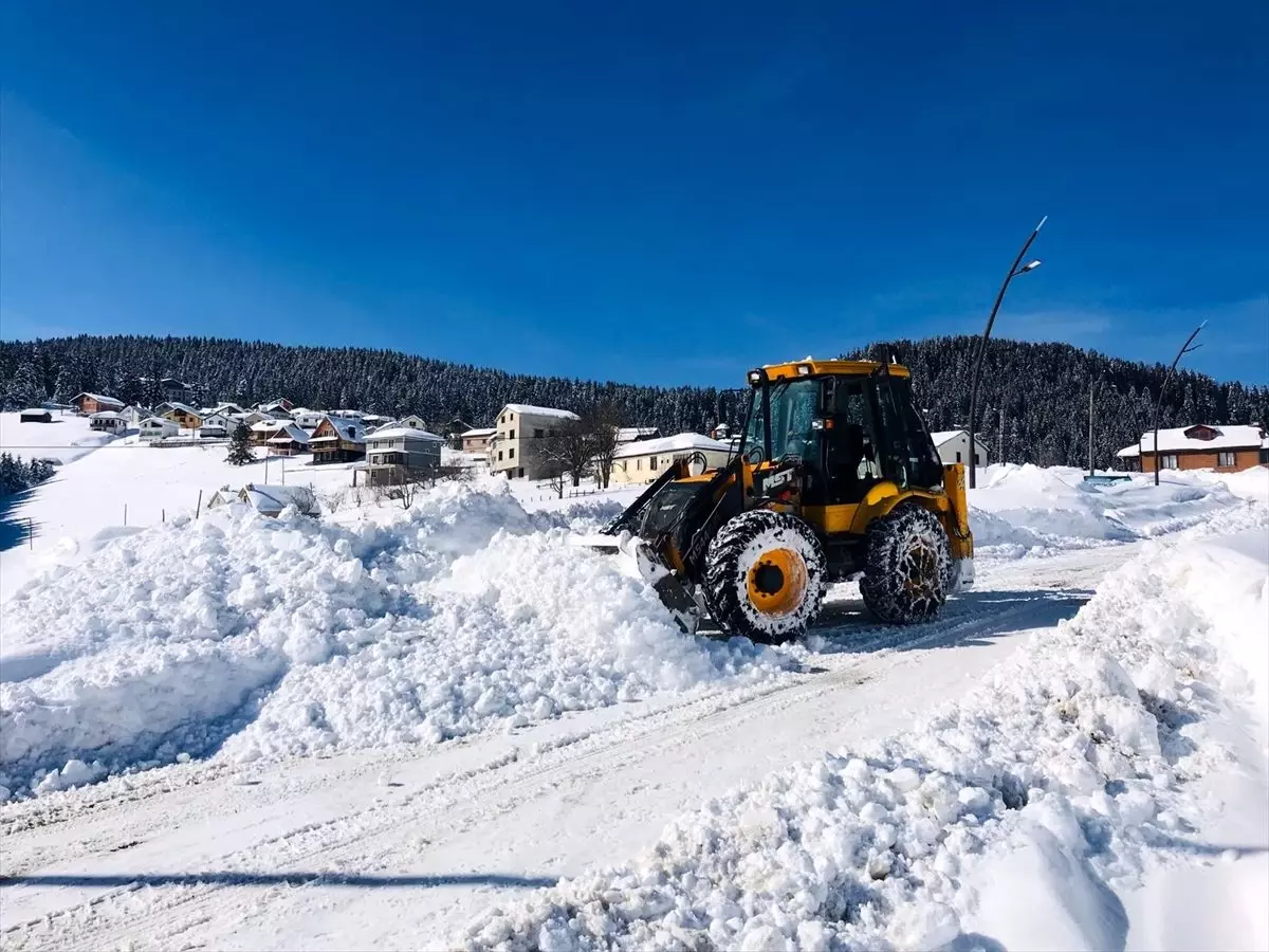 Giresun\'un yüksek kesimlerinde kar kalınlığı 2 metreye ulaştı