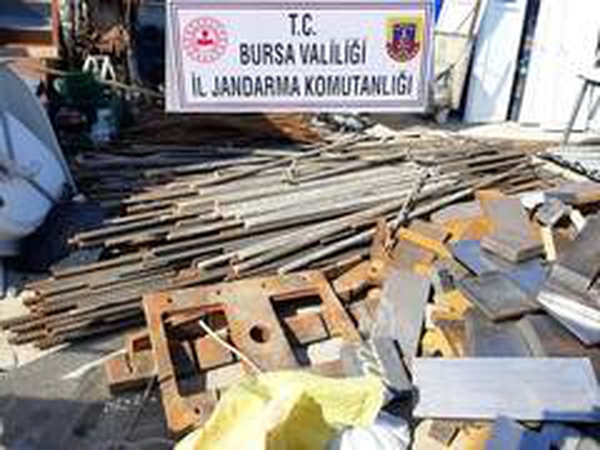 Hızlı tren inşaatı demirlerini çalan hırsızlara şok baskın