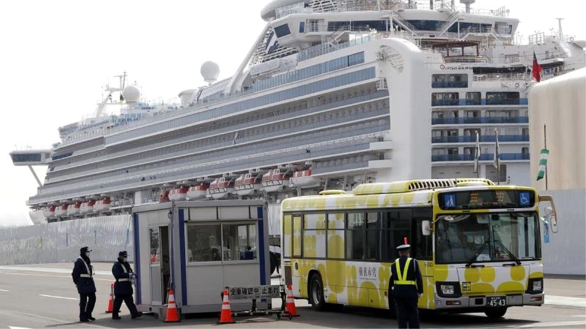 Japonya\'da koronavirüs salgını nedeniyle karantinada tutulan gemide iki kişi hayatını kaybetti