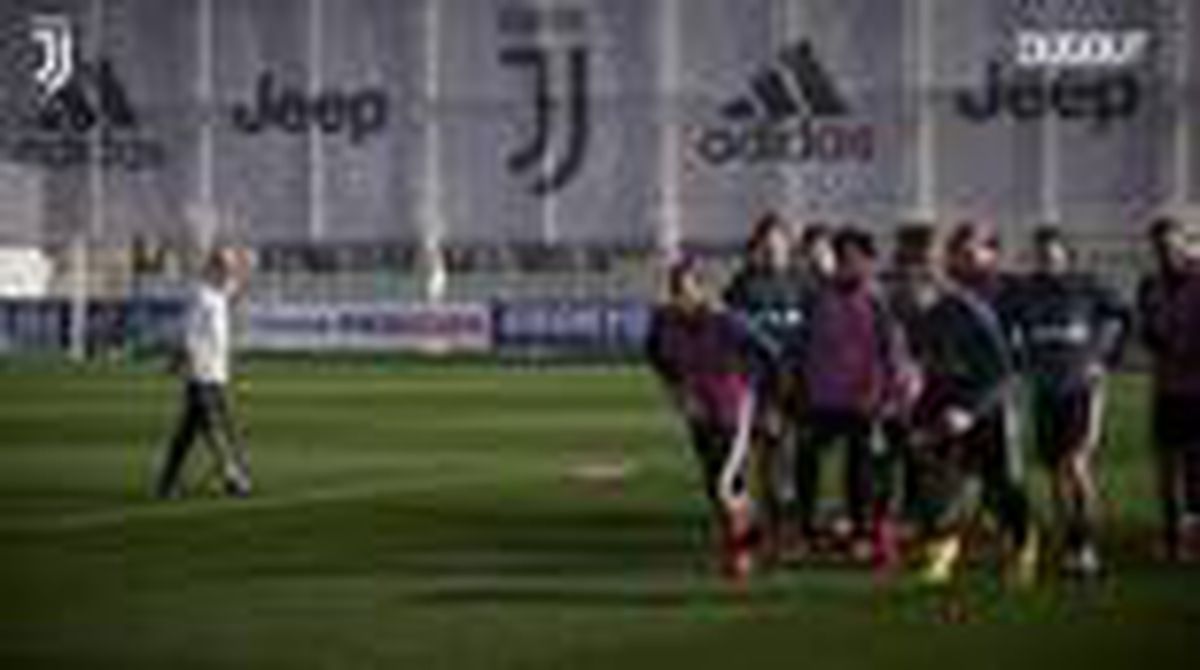 Juventus Taraftarı Önünde Antremana Çıktı