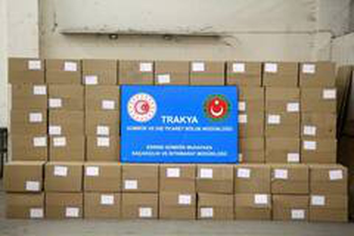 Kapıkule\'de 4 milyon 500 bin adet makaron ele geçirildi