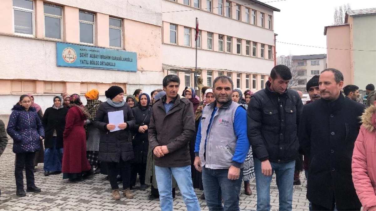 Kars\'ta yıkılma kararı çıkarılan okullardaki öğrencilerin aileleri kararsız