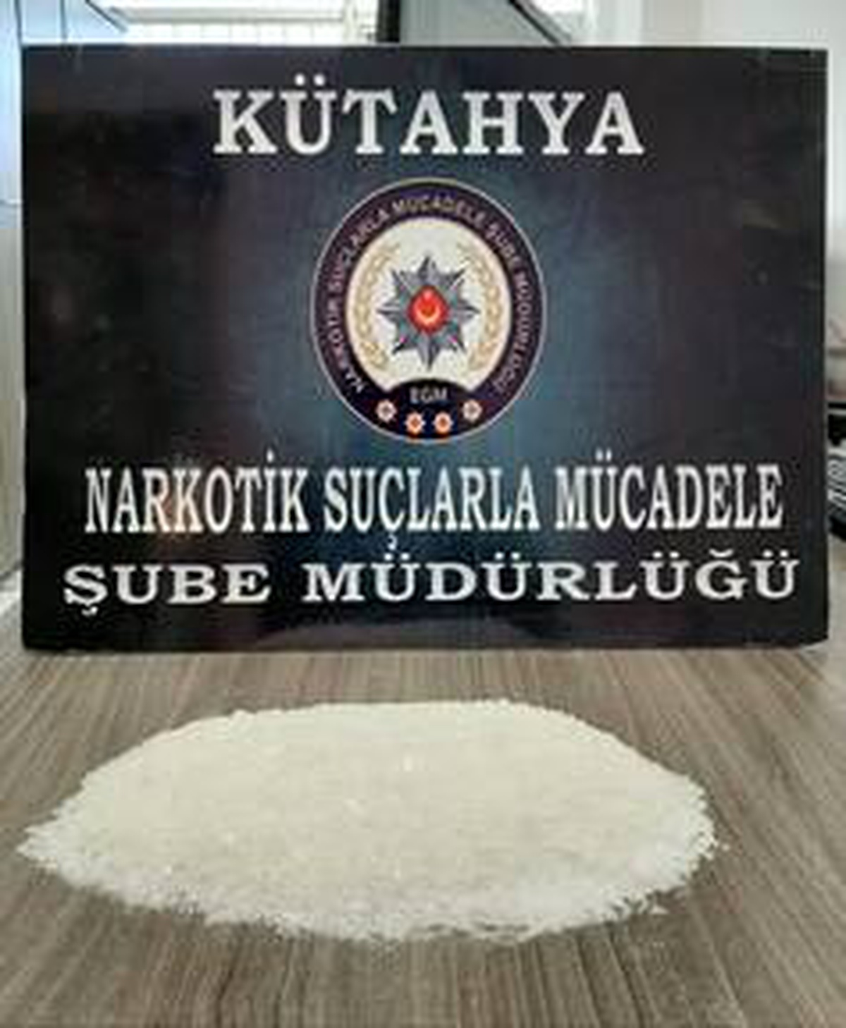 Kütahya\'da otomobilin çamurluğunda uyuşturucu ele geçirildi
