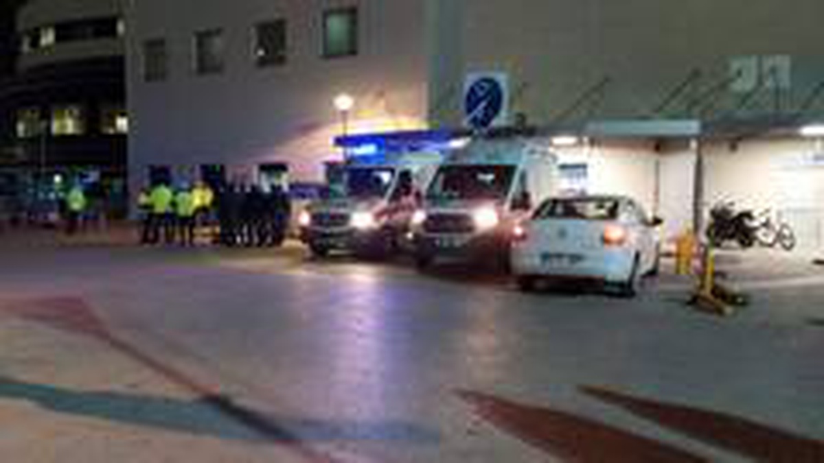 Trafik kontrolü yapan polise otomobil çarptı