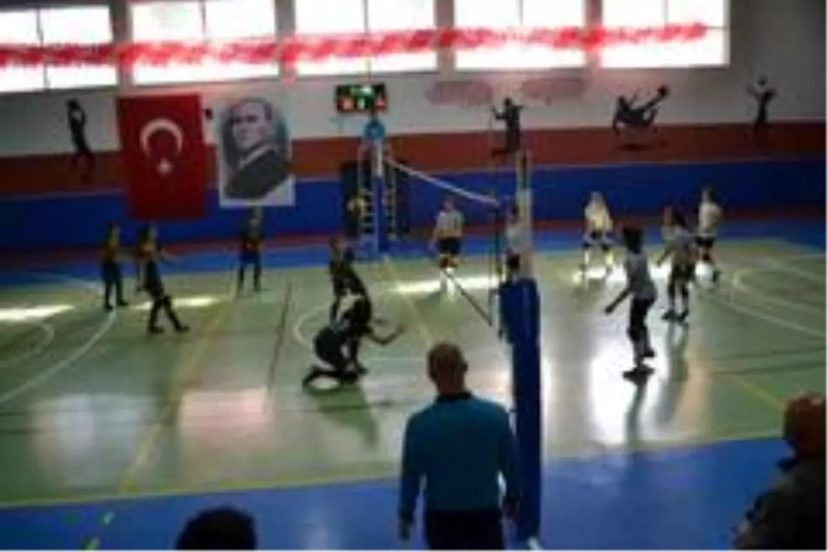 Türkiye Yıldız Kızlar Voleybol Müsabakaları başladı