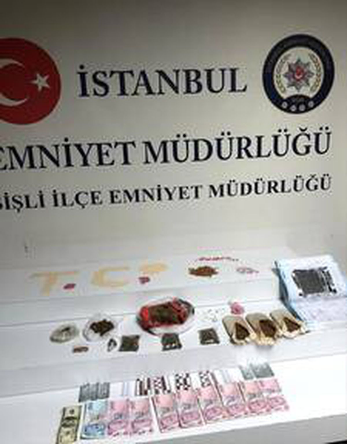 Üzerinde ve evinde uyuşturucu madde bulunan kişi tutuklandı