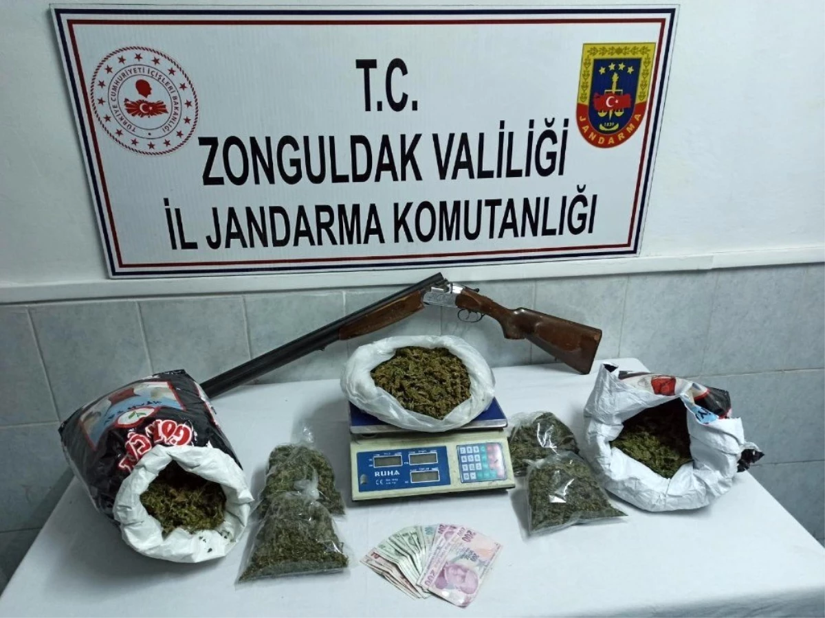 Zonguldak\'ta 5 kilo kubar esrarla yakalanan 2 kişi tutuklandı