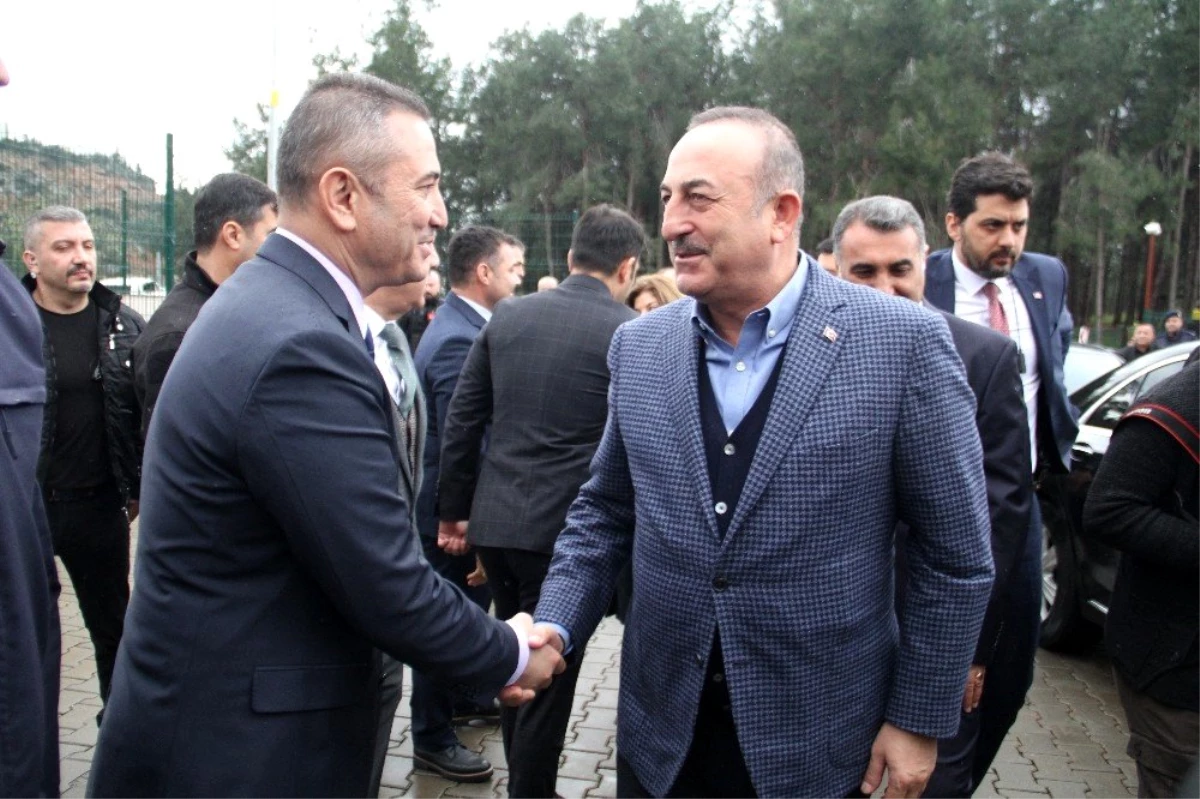 Bakan Çavuşoğlu\'ndan Alanya\'da okul ziyaretleri