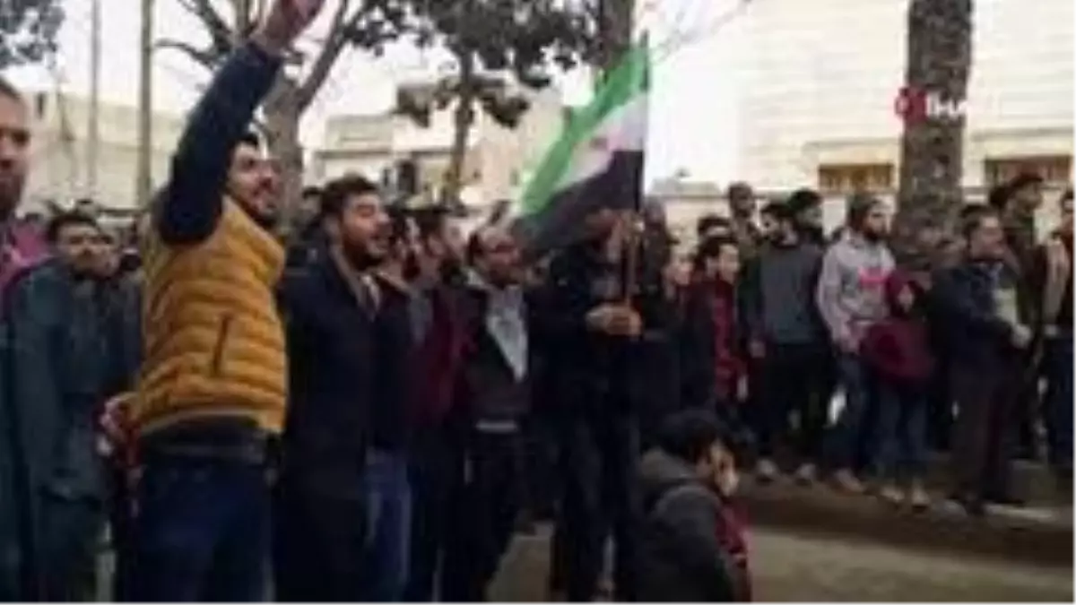 El Bab\'da halk, Esad rejimini protesto etti