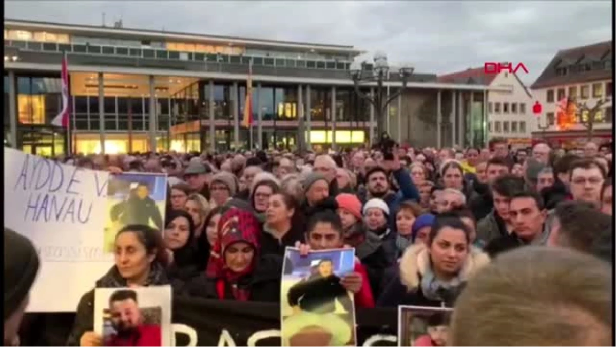 Hanau\'da binlerce kişi ırkçılığı lanetlemek için gösteri düzenledi