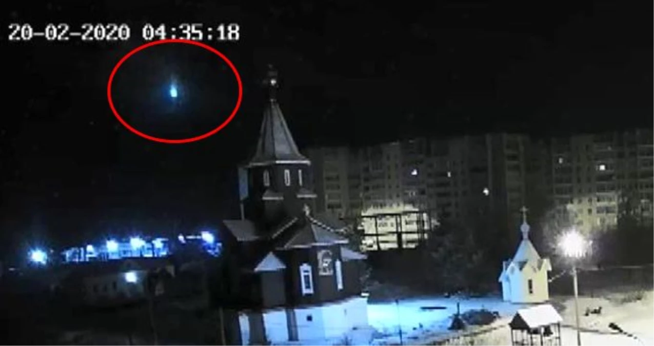 Rusya\'da camları titreten meteor düşme anı kamerada!