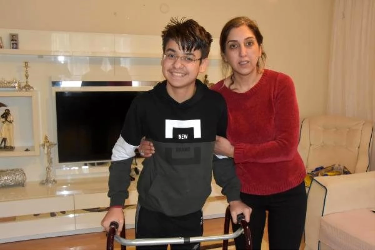Serebral palsi hastası Çetin Yıldız yürümek için destek bekliyor