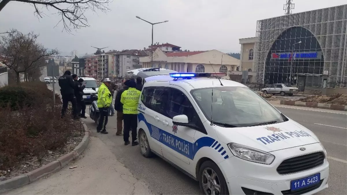 Yaya geçidinde otomobilin çarptığı kadın yaralandı