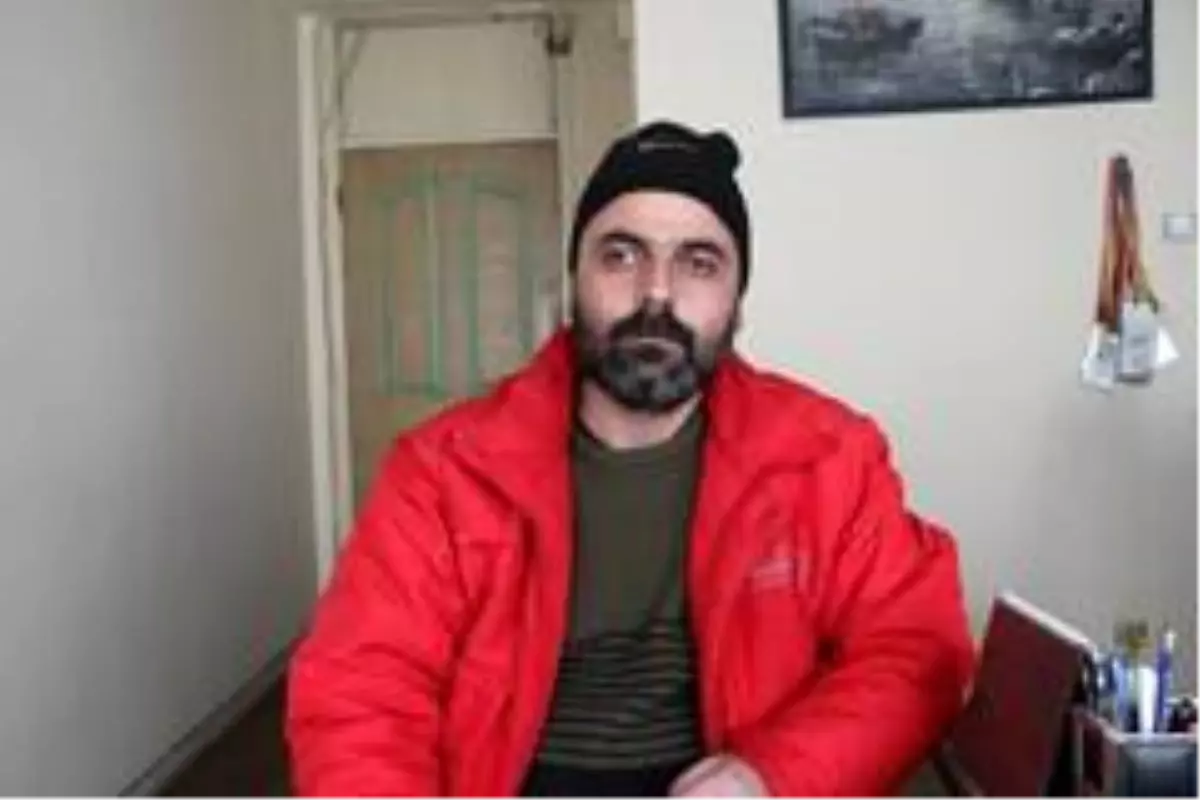 2,5 yıldır sokaklarda yaşayan adam yetkililerden yardım bekliyor