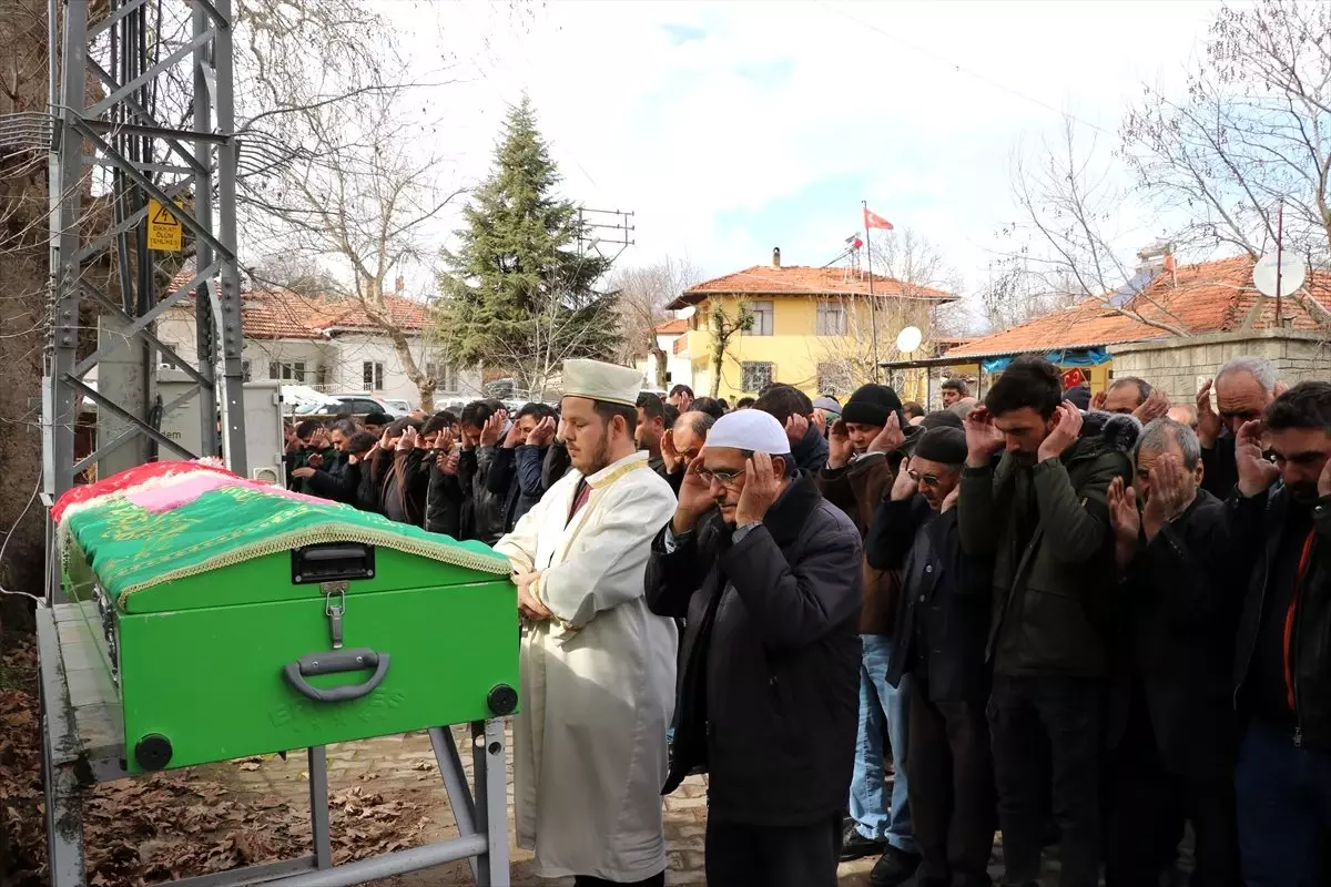 Denizli\'de kazada ölen kadının sezaryenle alınan bebeği de yaşamını yitirdi