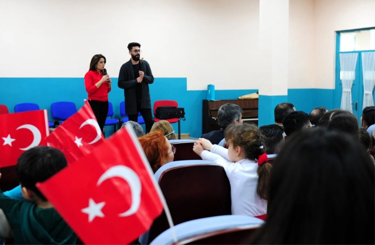 Gürcü öğrenciler, ney ve balaban enstrümanı ile tanıştı