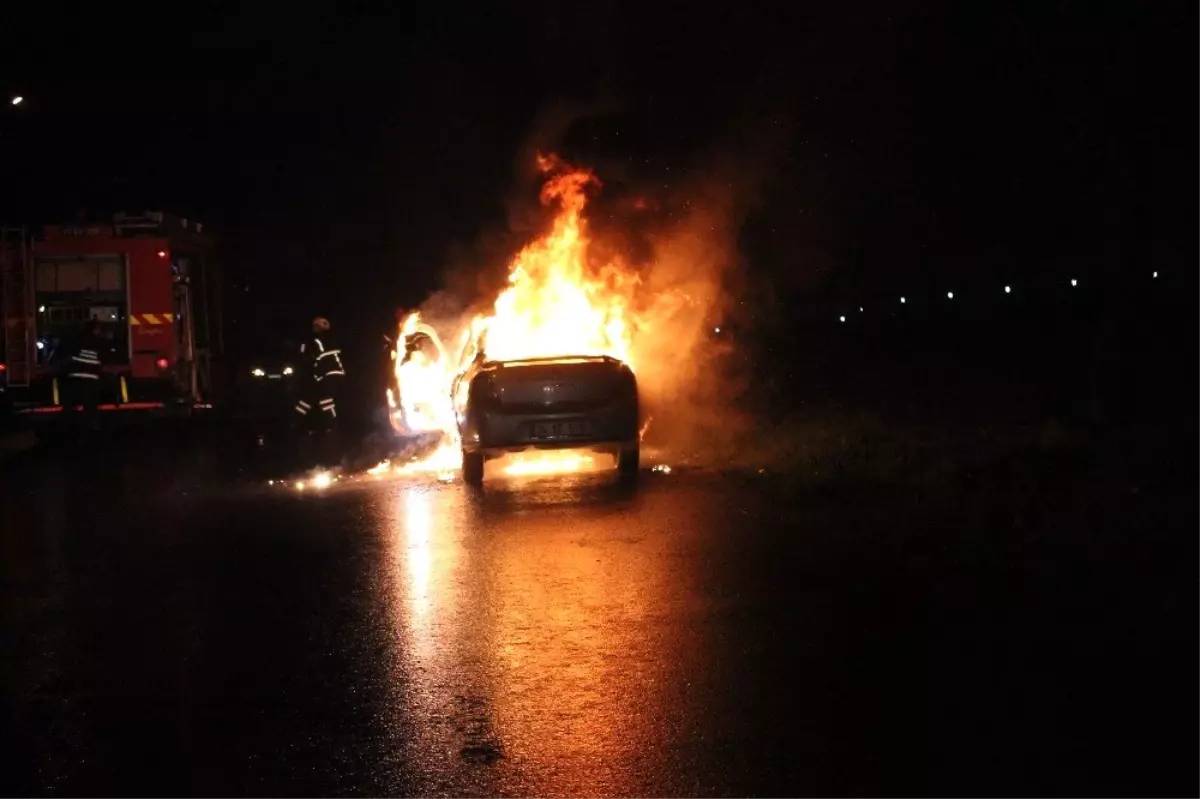 Otomobilden geriye iskeleti kaldı