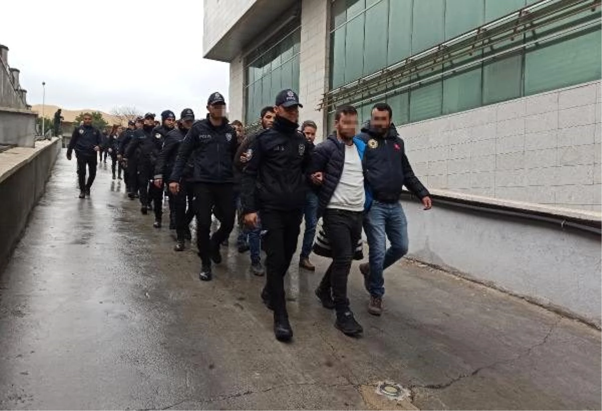 PKK\'nın gençlik yapılanmasına 5 tutuklama