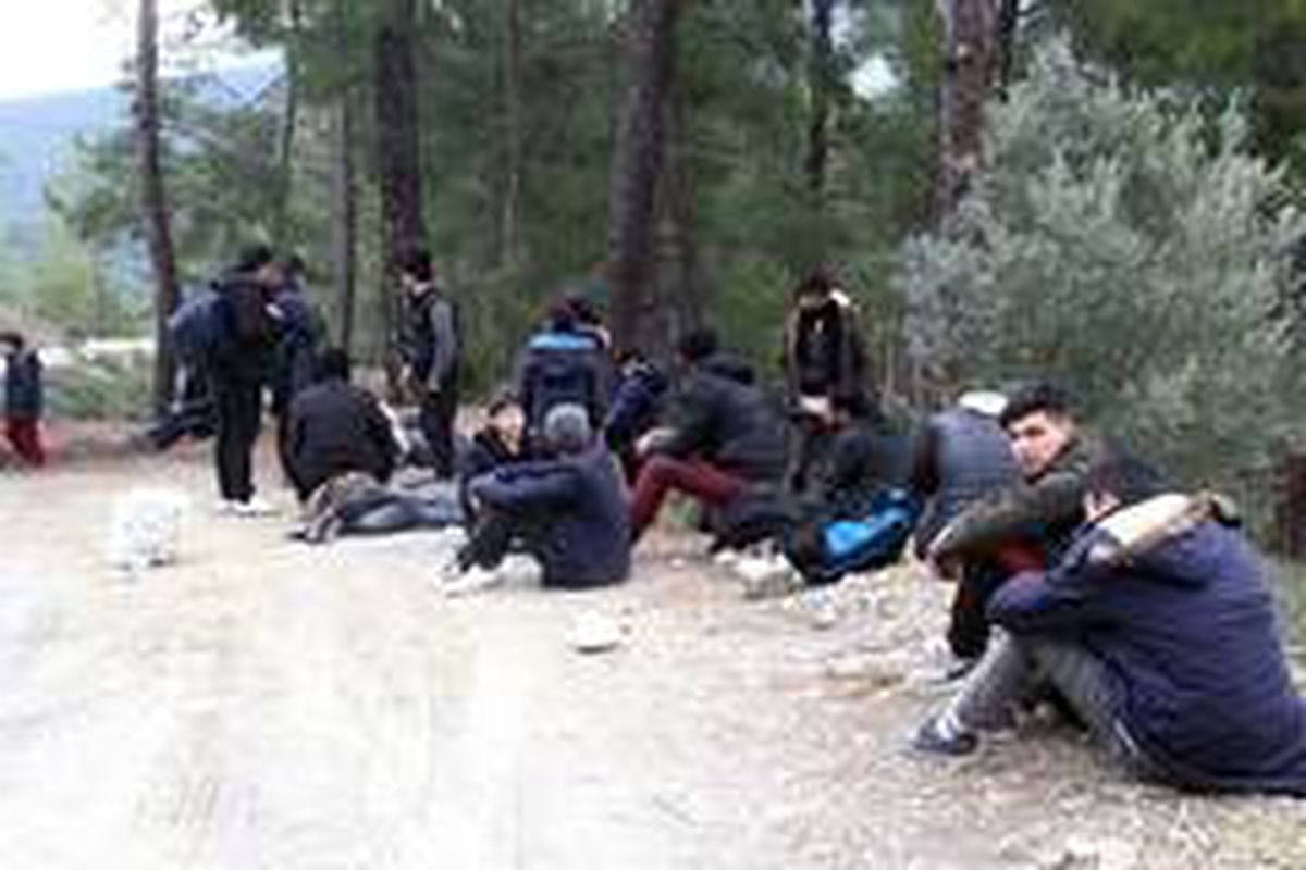 Seydikemer\'de 32 düzensiz göçmen yakalandı