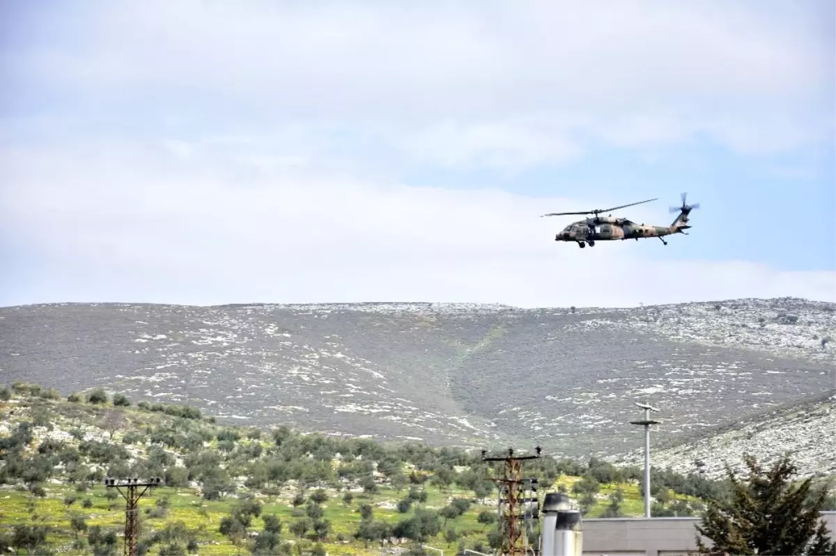 Sınırda askeri helikopter hareketliliği