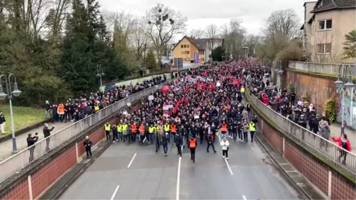 Almanya\'da ırkçılık ve teröre karşı yürüyüş düzenlendi (3)