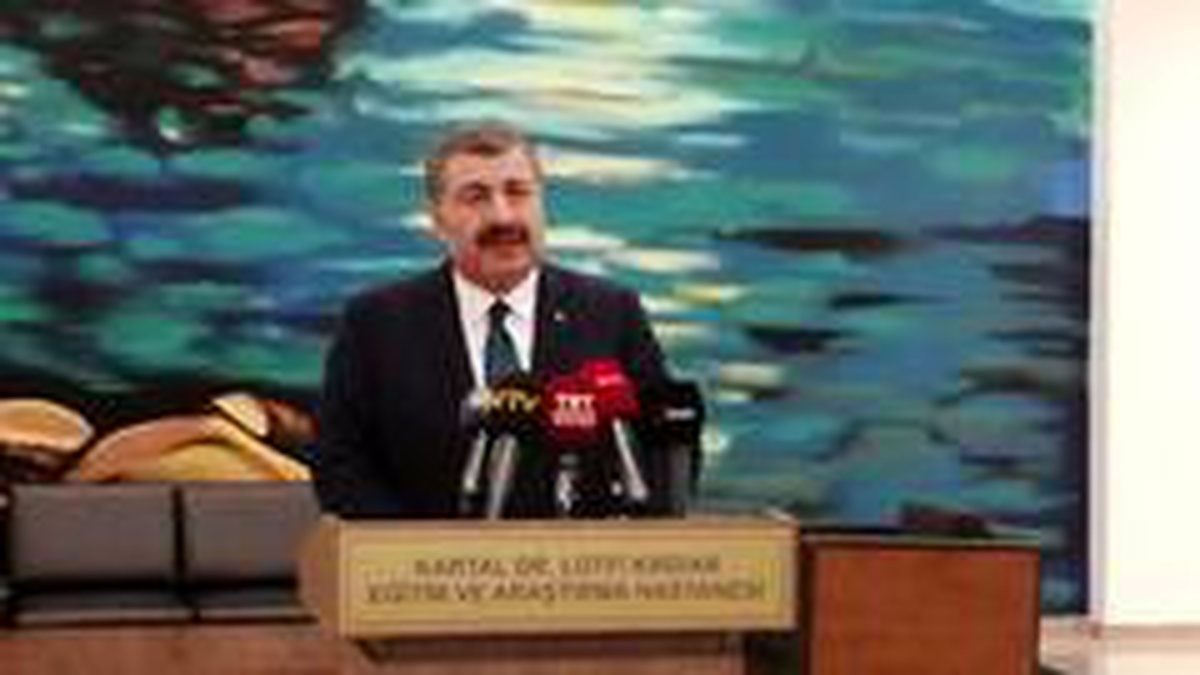 Bakan Koca: "Komşumuz ile sınırlarımızı geçici olarak kapatma kararı aldık"