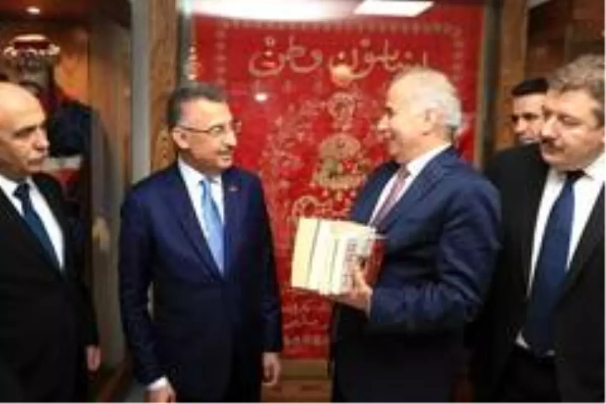 Başkan Zolan, Oktay\'a \'Denizli Sancağı ve 15 Temmuz Direnişini\' anlattı