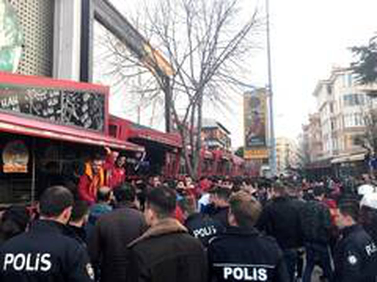 Edirne\'de taraftarlar birbirine girdi: 3 yaralı