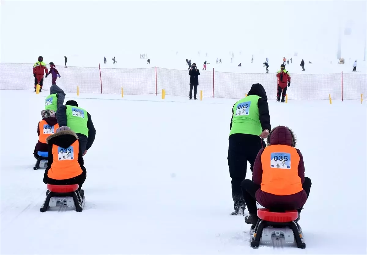 Erciyes\'te eşler "Artık çekilmez oldun" diyerek yarıştı