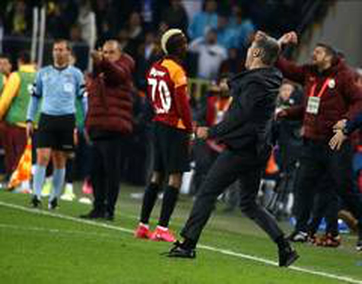Fatih Terim\'in Ersun Yanal\'a karşı 5. galibiyeti