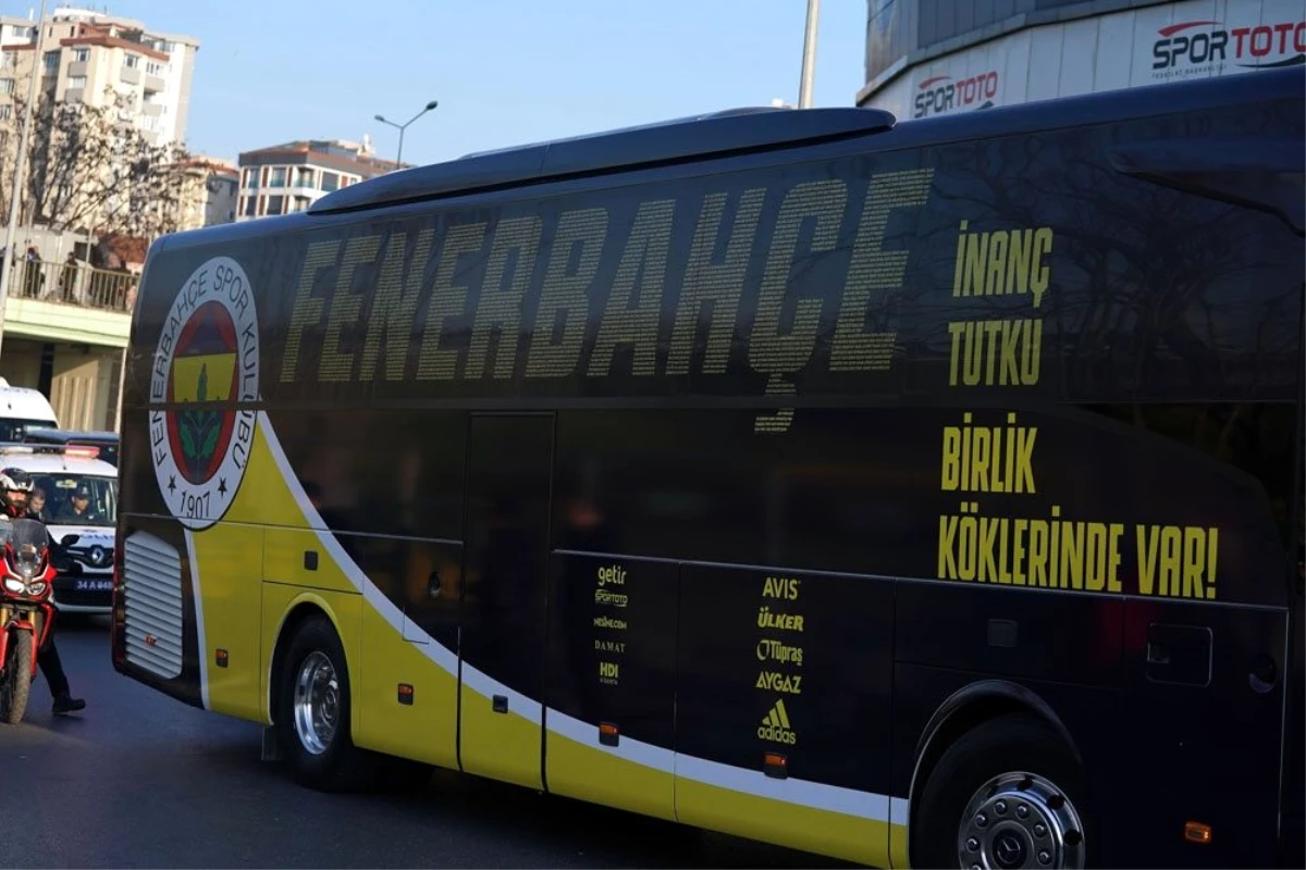 Fenerbahçe, derbi için yola çıktı