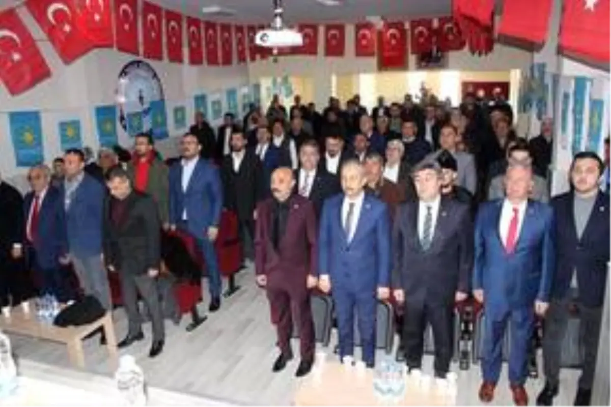 İYİ Parti Tomarza ilçe teşkilatında Koçoğlu, güven tazeledi