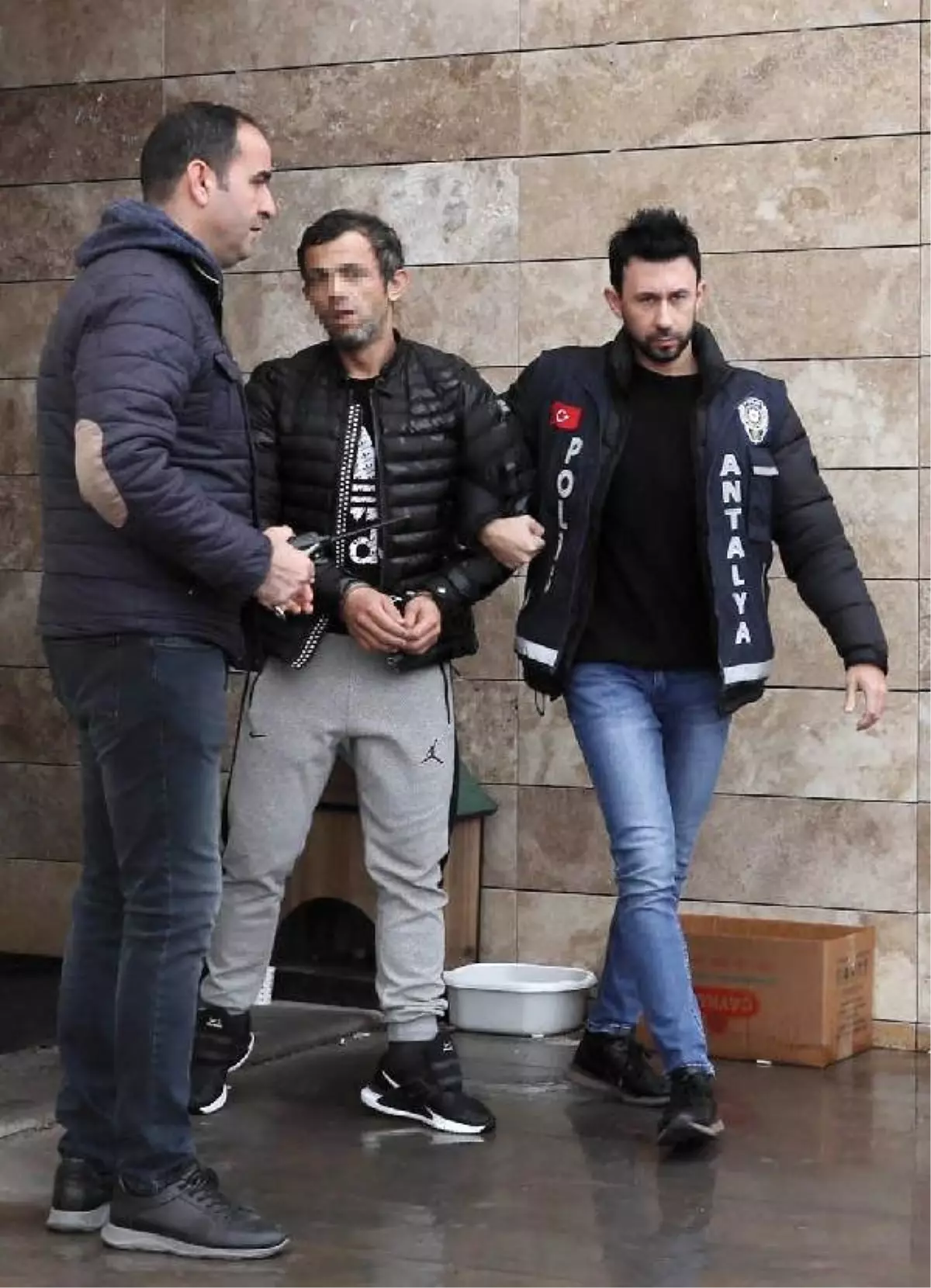 Kuyumcudan 40 bin liralık hırsızlığın şüphelisi:  Ne yaptım ki?