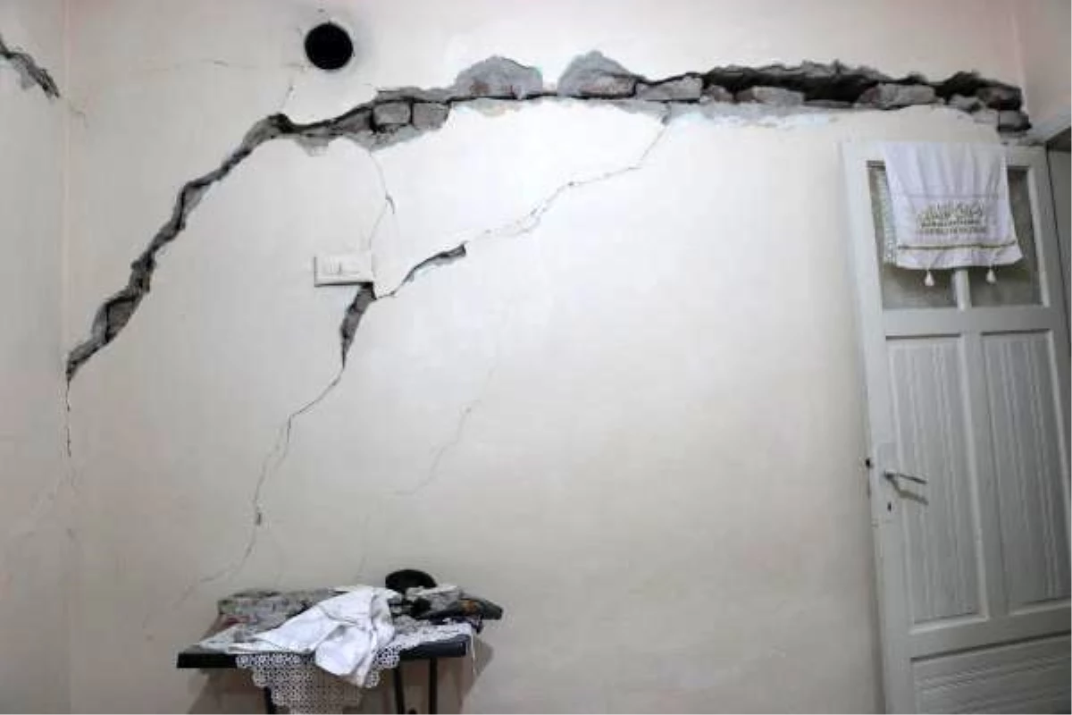 Manisa\'da 4.5 büyüklüğünde deprem (2)