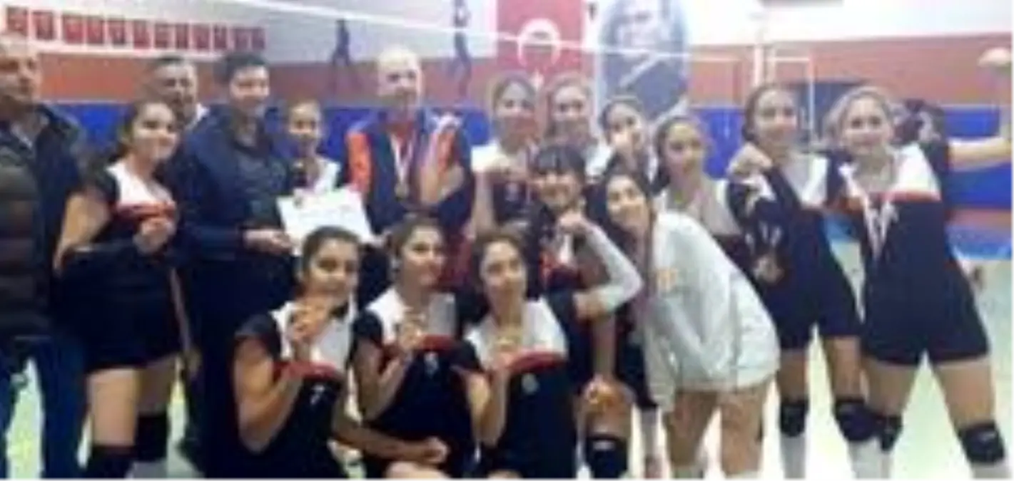 Yıldız Kızlar Voleybol Birinciliği müsabakaları sona erdi